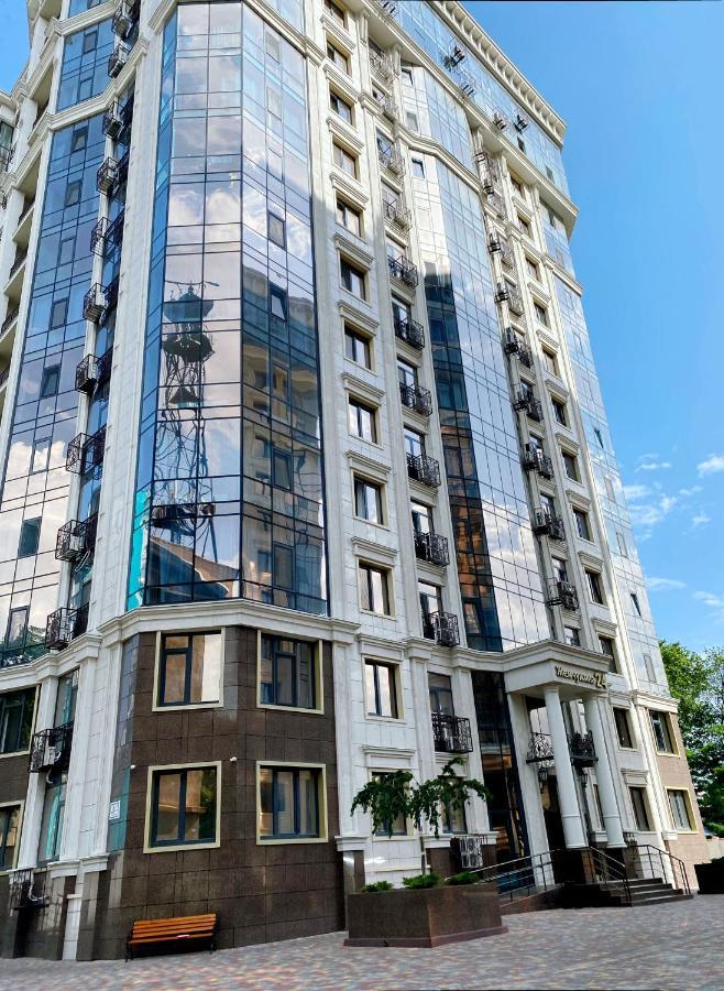 Italian Boulevard Modern Apartment Odessa Exterior foto