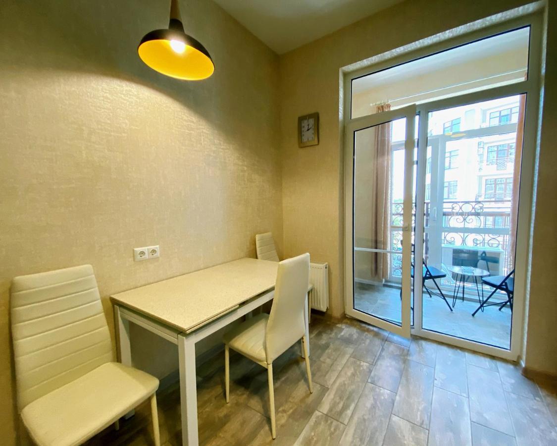Italian Boulevard Modern Apartment Odessa Exterior foto