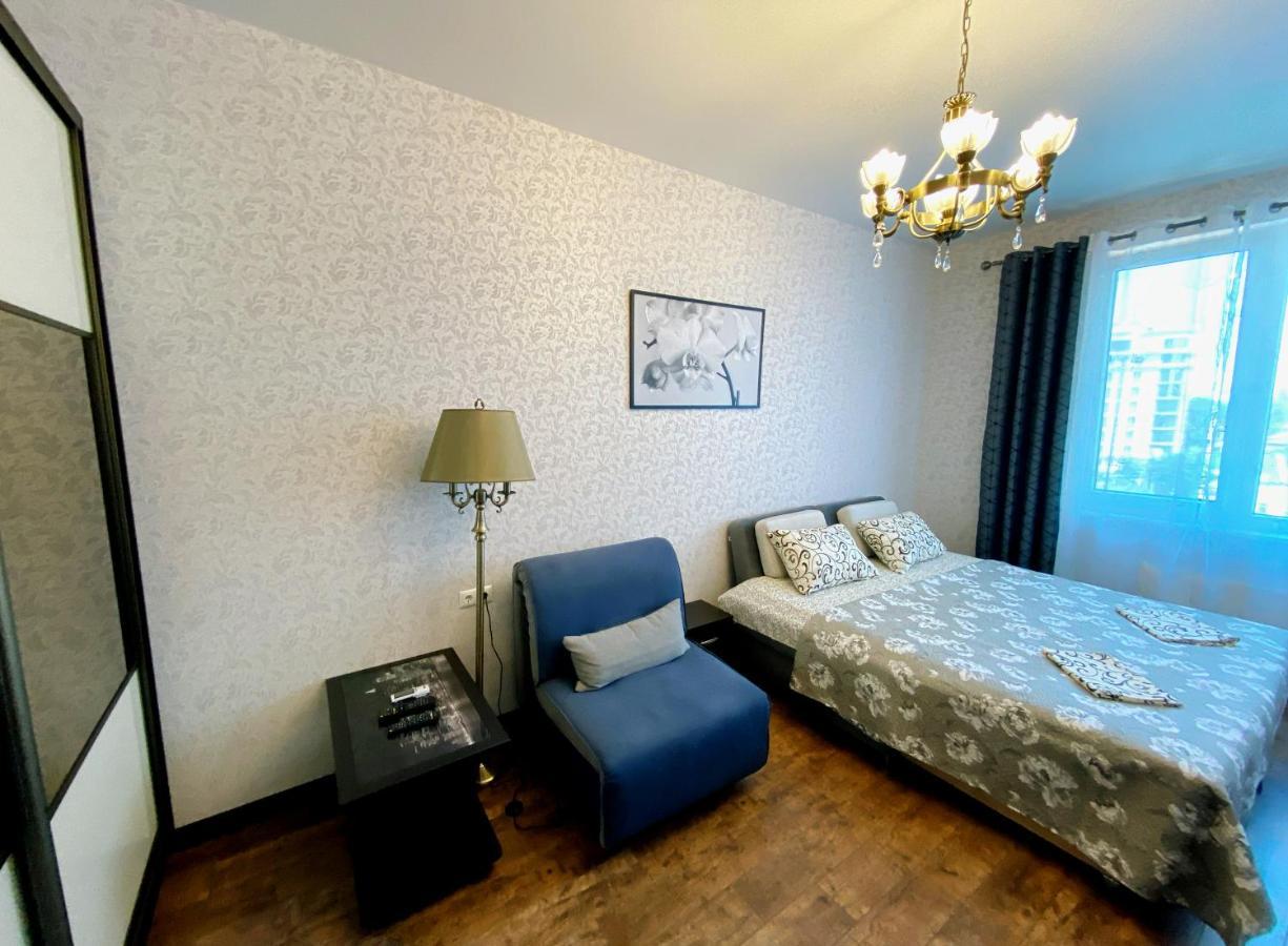 Italian Boulevard Modern Apartment Odessa Exterior foto